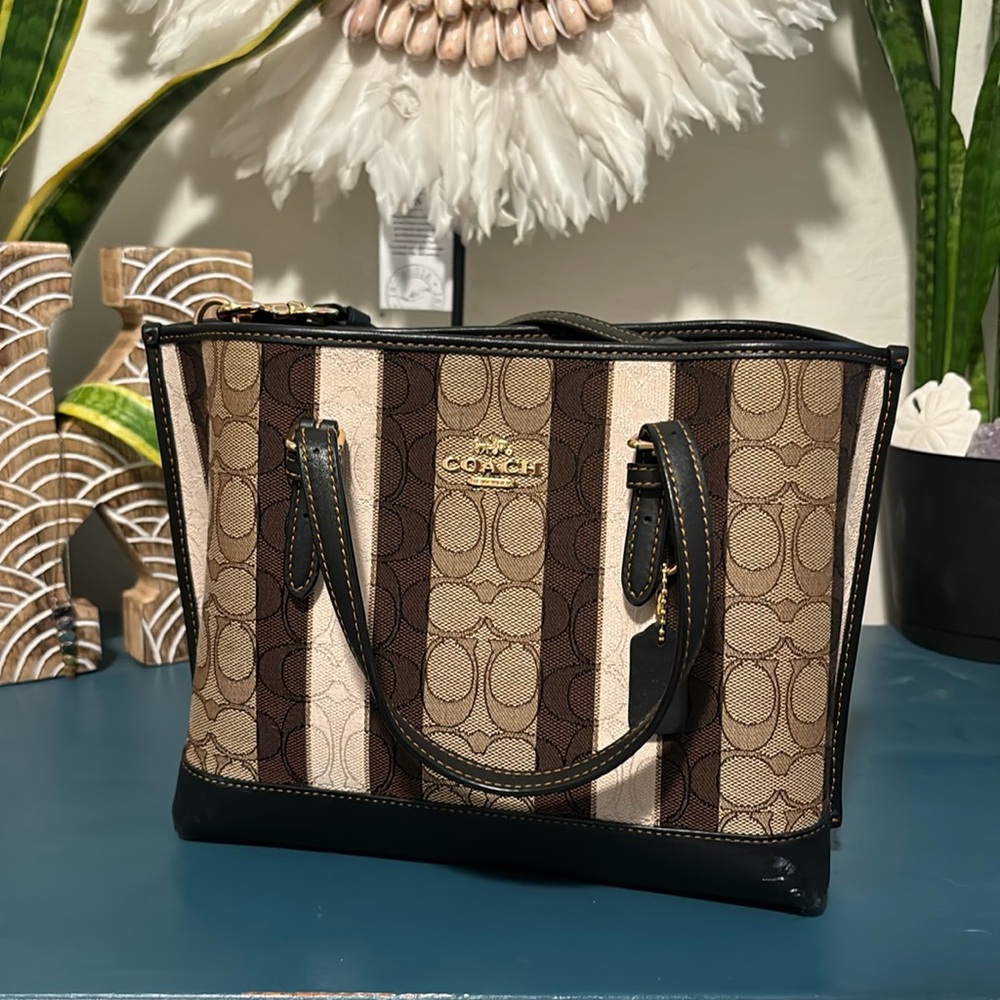 Medium over the shoulder Coach bag